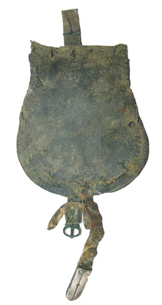 A panovói 2. sír, bőr tarsolyszerkezet